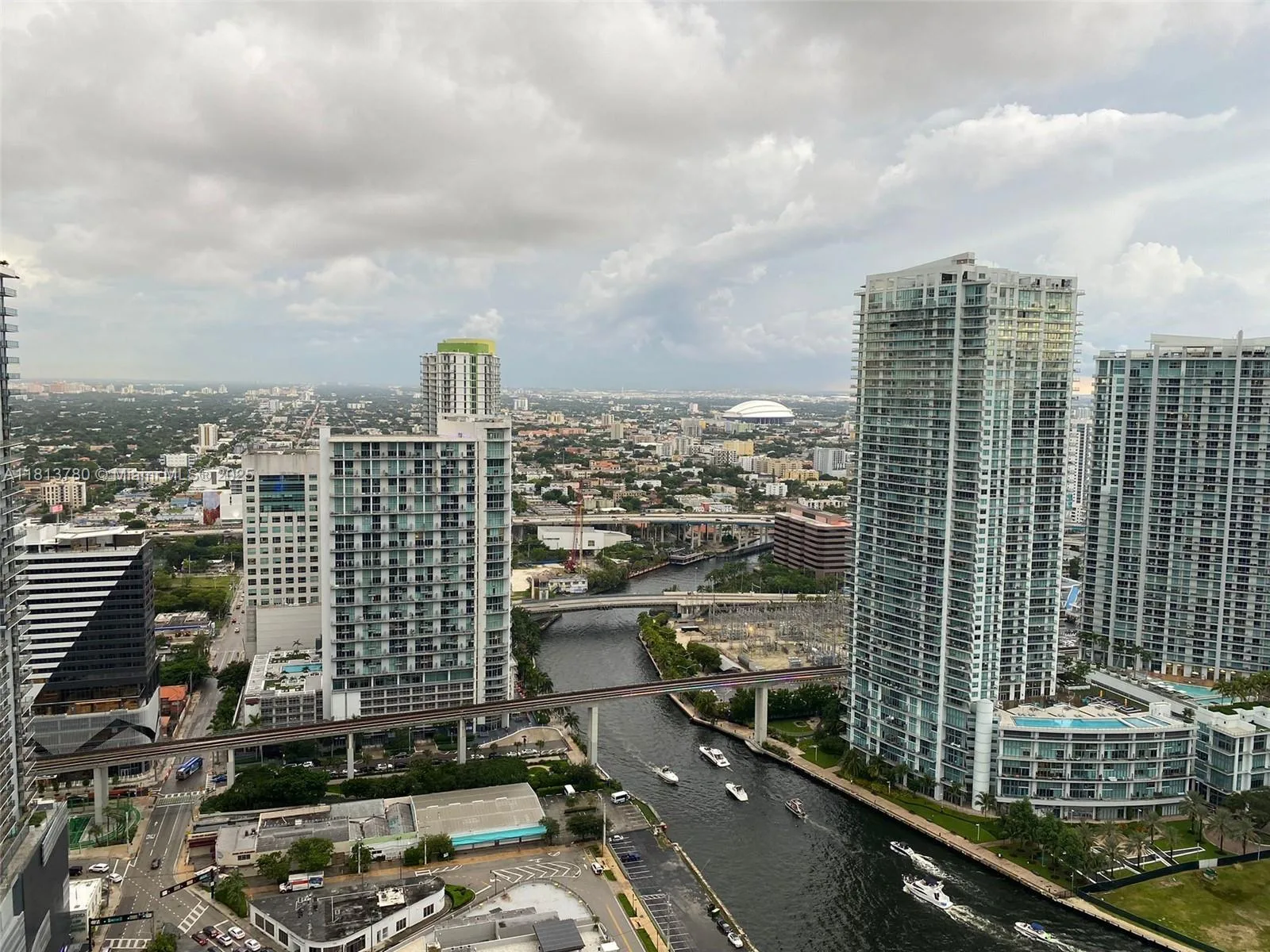 68 SE 6th St # 3604, Miami, FL 33131 photo 2
