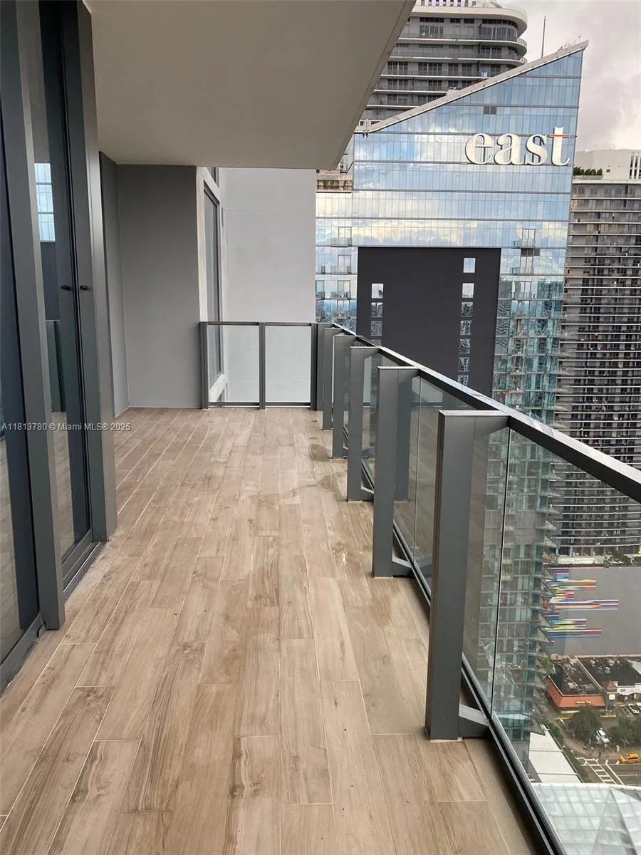 68 SE 6th St # 3604, Miami, FL 33131 photo 5