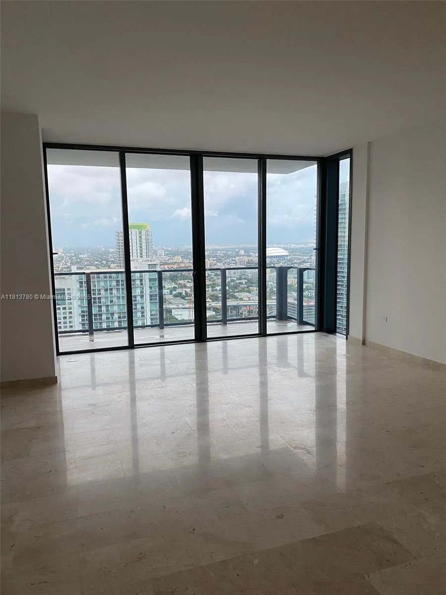 68 SE 6th St # 3604, Miami, FL 33131 photo 8