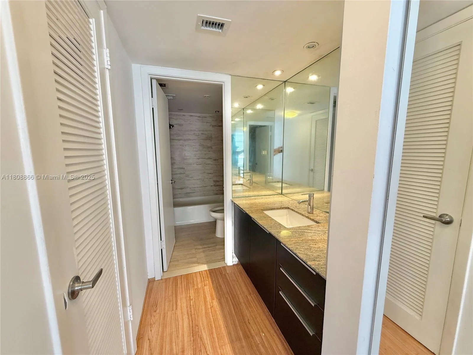 18071 Biscayne Blvd # 1803, Aventura, FL 33160 photo 13