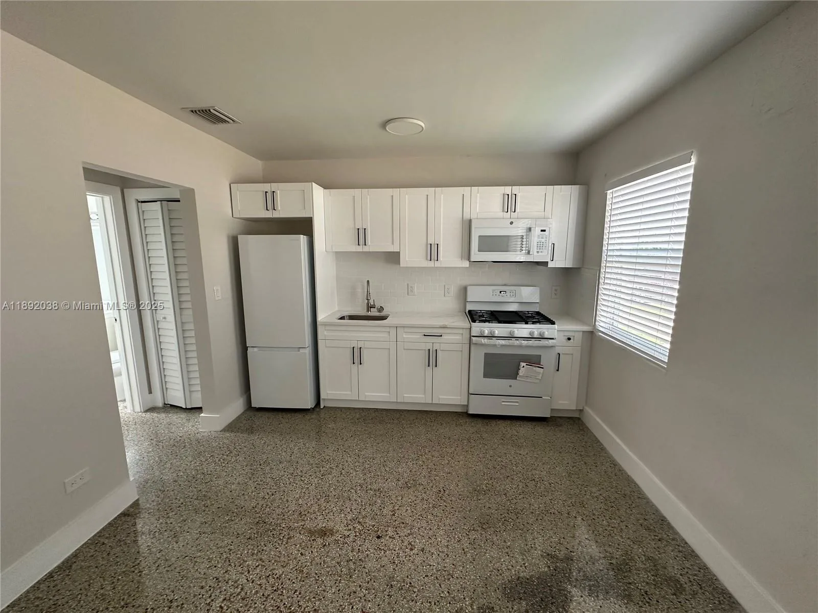 211 SW 18th Ave # 2, Miami, FL 33135 photo 2
