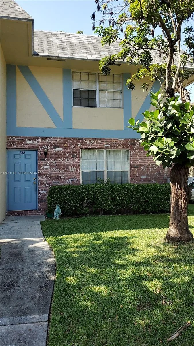 7505 Kimberly Blvd # 122, North Lauderdale, FL 33068 photo 2