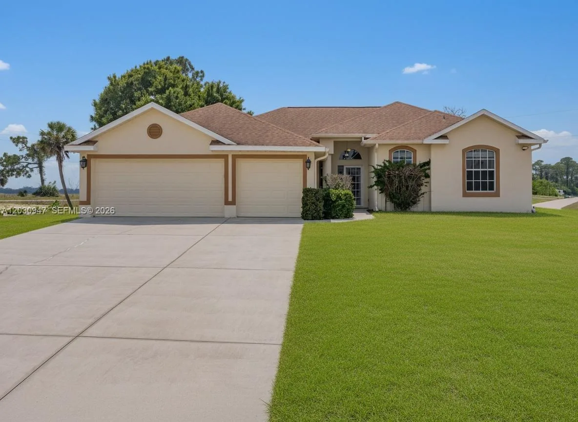 3002 Balsam Court, La Belle, FL 33935