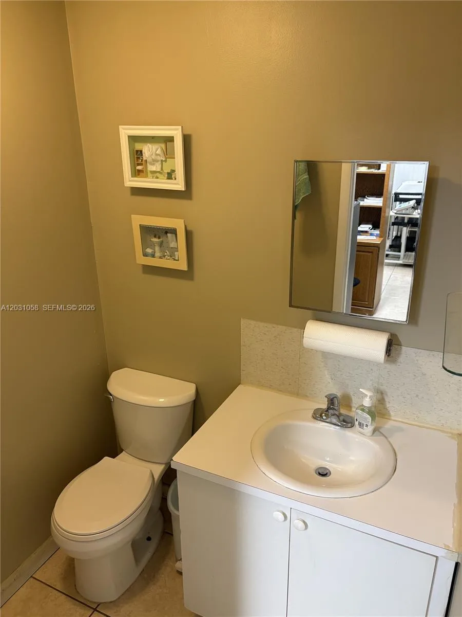 1750 W 39th Pl # 1007, Hialeah, FL 33012 photo 4