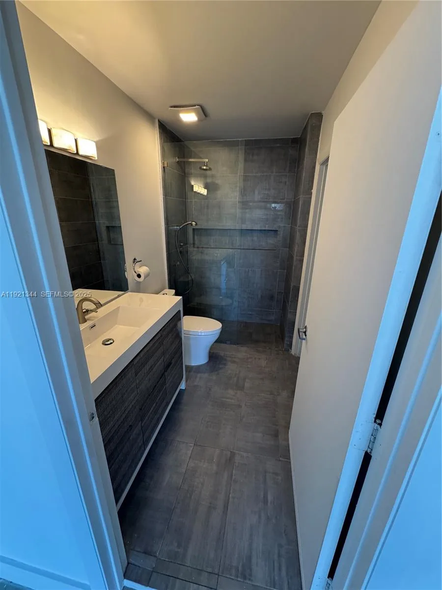 444 NE 30th St # 603, Miami, FL 33137 photo 9