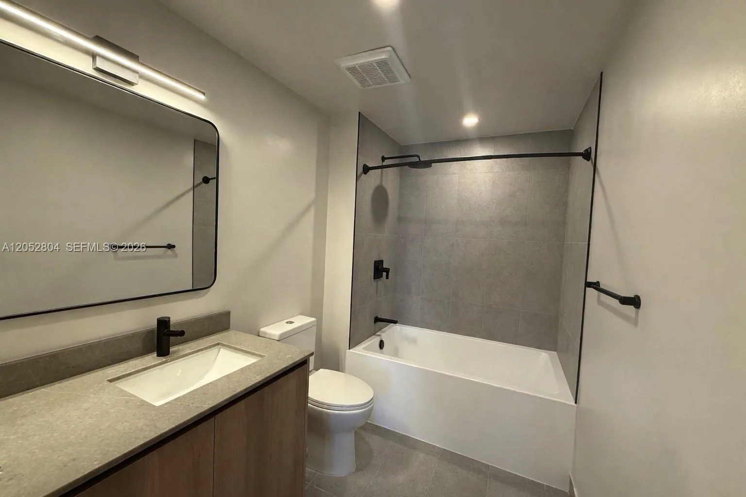 121 NE 5th St # 3013, Miami, FL 33132 photo 3
