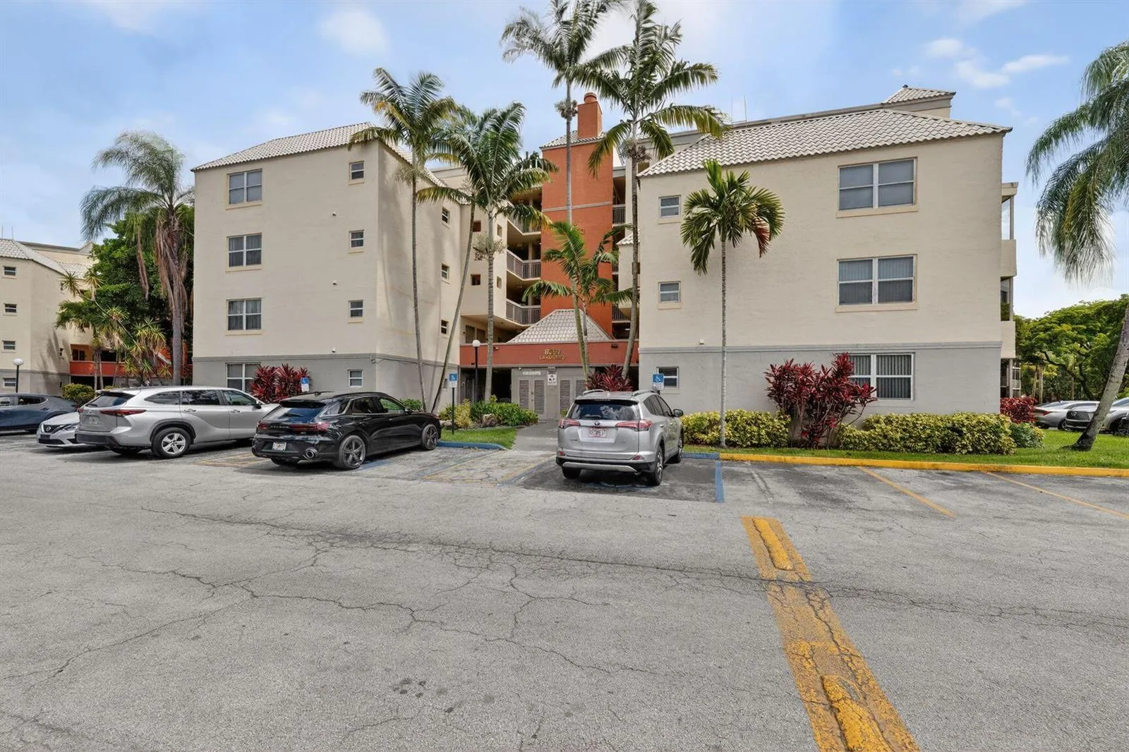 8353 Lake Drive # 204, Doral, FL 33166