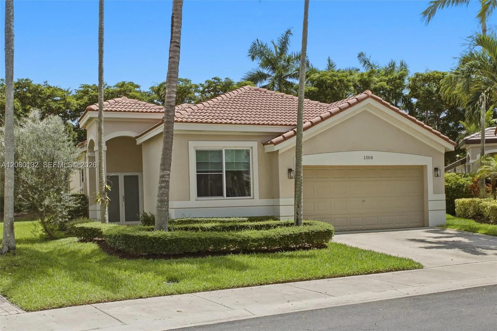 1508 Winterberry Ln, Weston, FL 33327