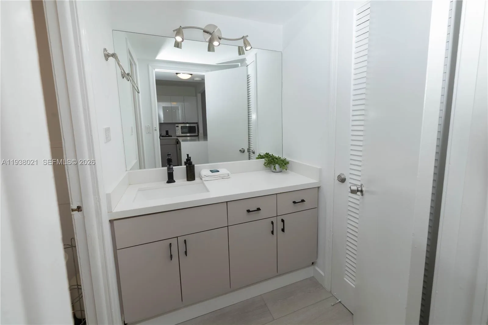 2301 Collins Ave # 423, Miami Beach, FL 33139 photo 10