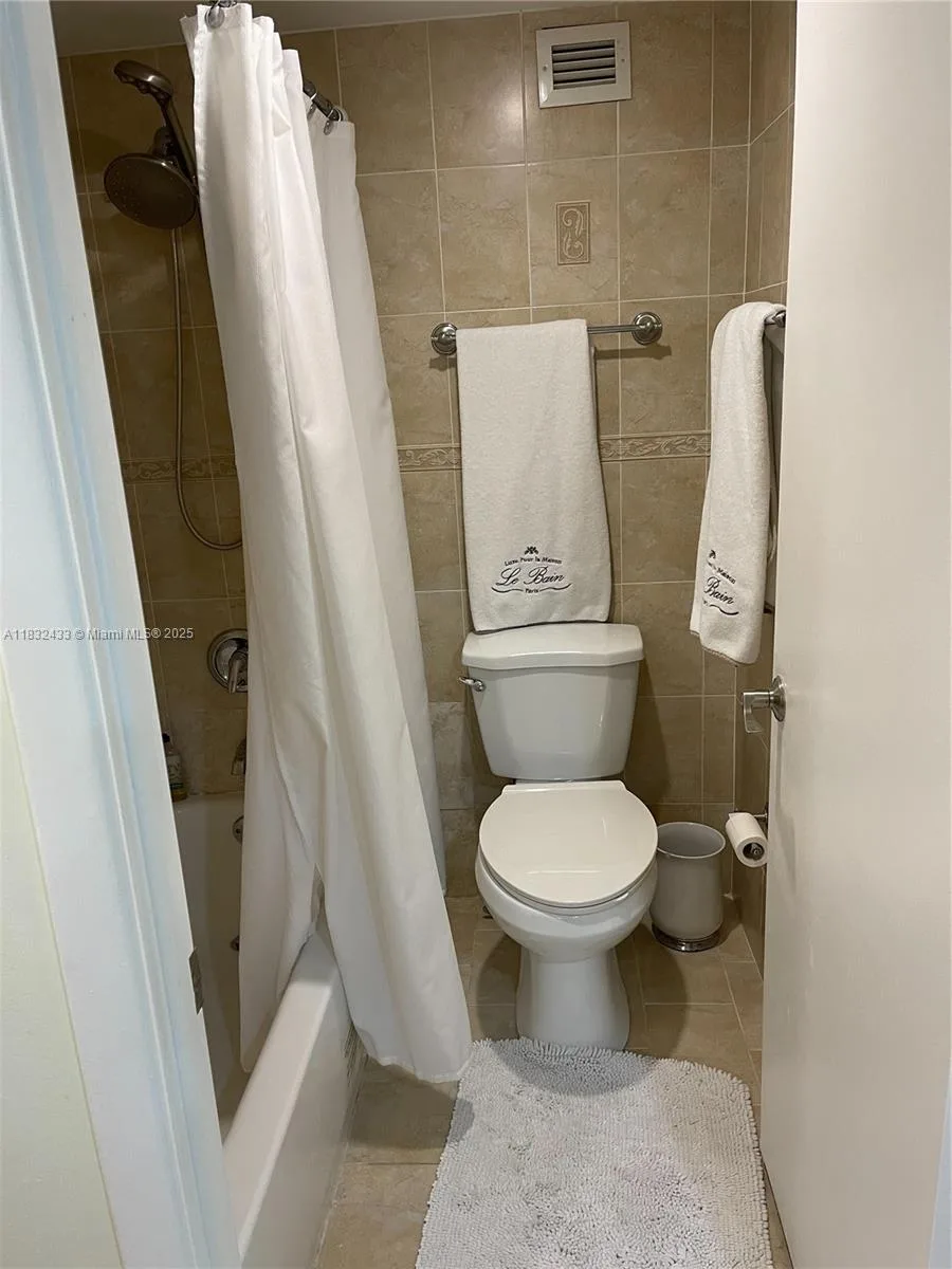 6039 Collins Ave # 823, Miami Beach, FL 33140 photo 10