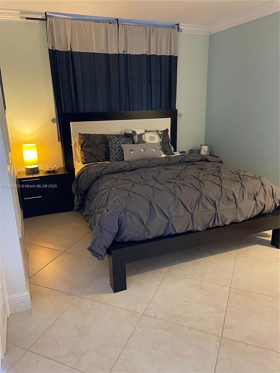 6039 Collins Ave # 823, Miami Beach, FL 33140 photo 11