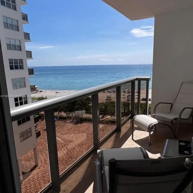 6039 Collins Ave # 823, Miami Beach, FL 33140 photo 2