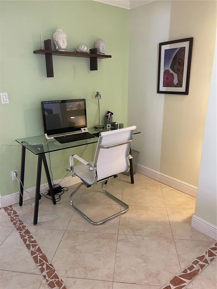 6039 Collins Ave # 823, Miami Beach, FL 33140 photo 8