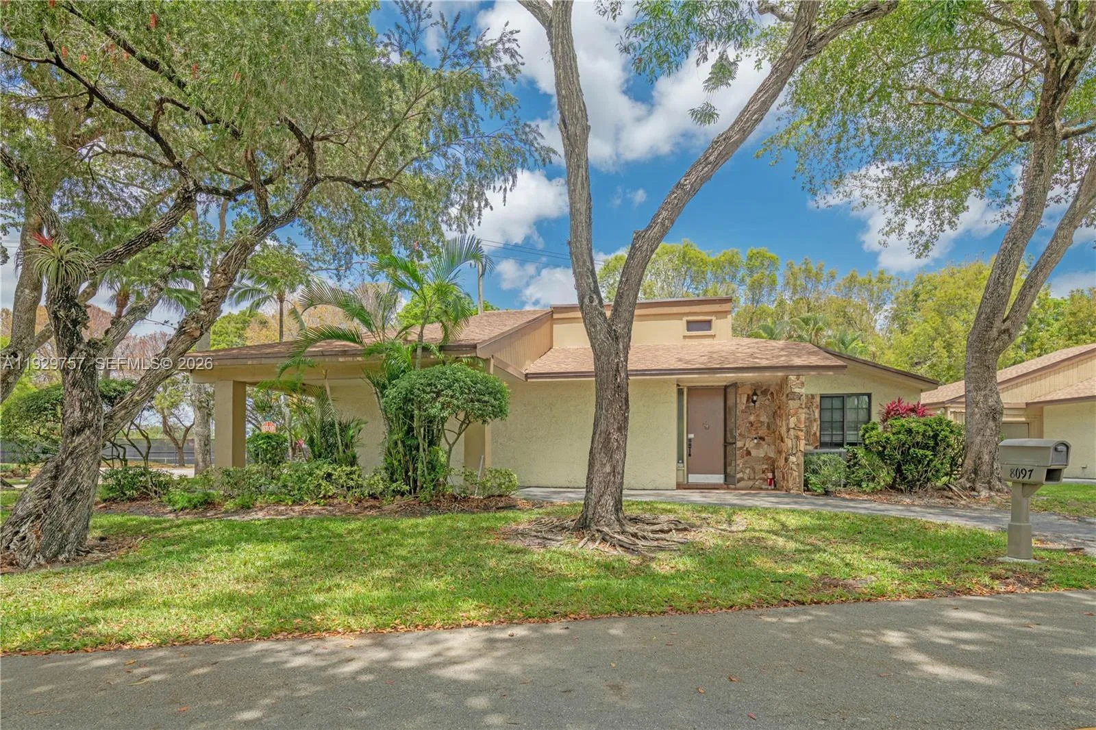 8097 Royal Palm Cir, Tamarac, FL 33321