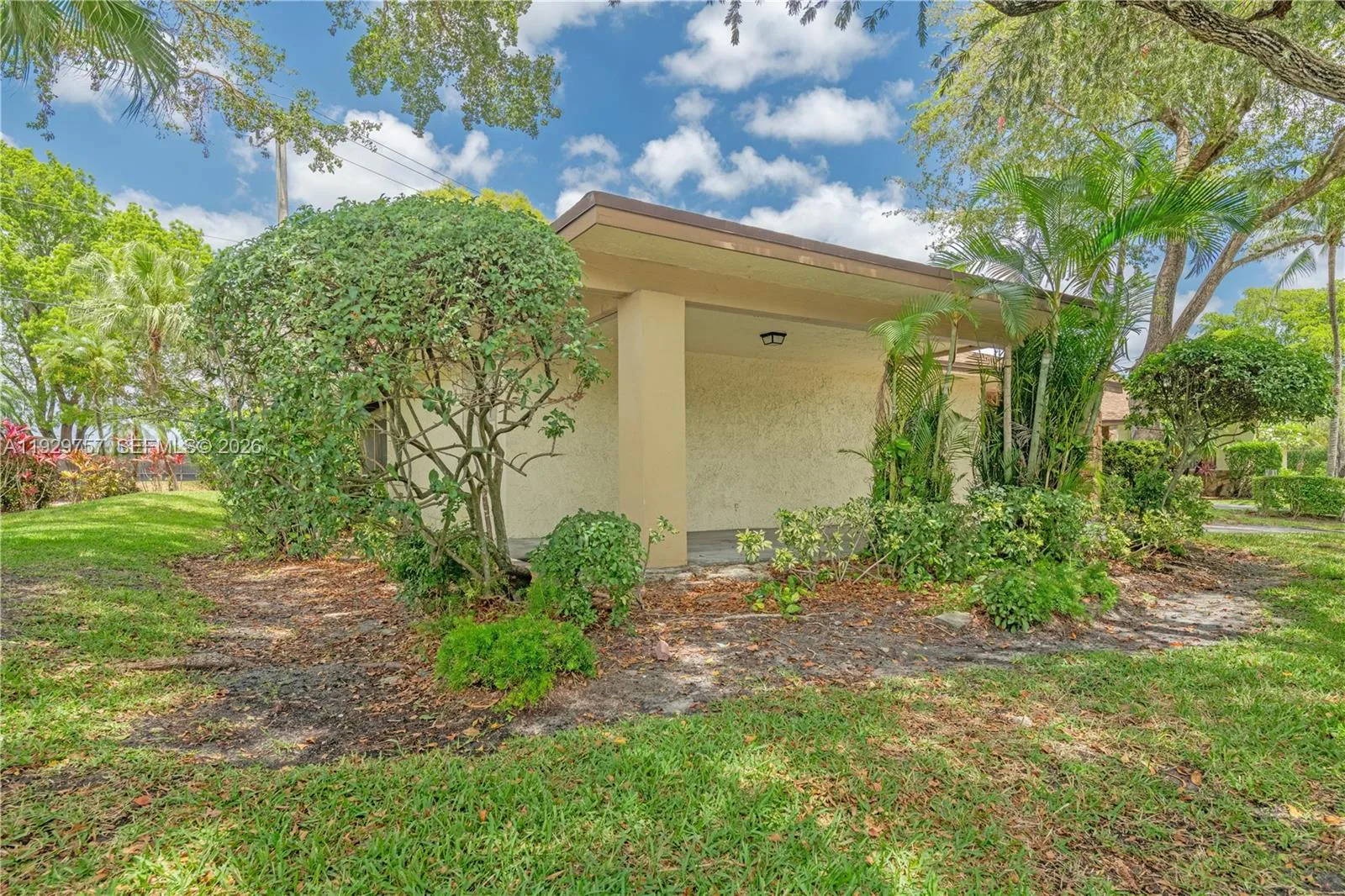 8097 Royal Palm Cir, Tamarac, FL 33321 photo 6