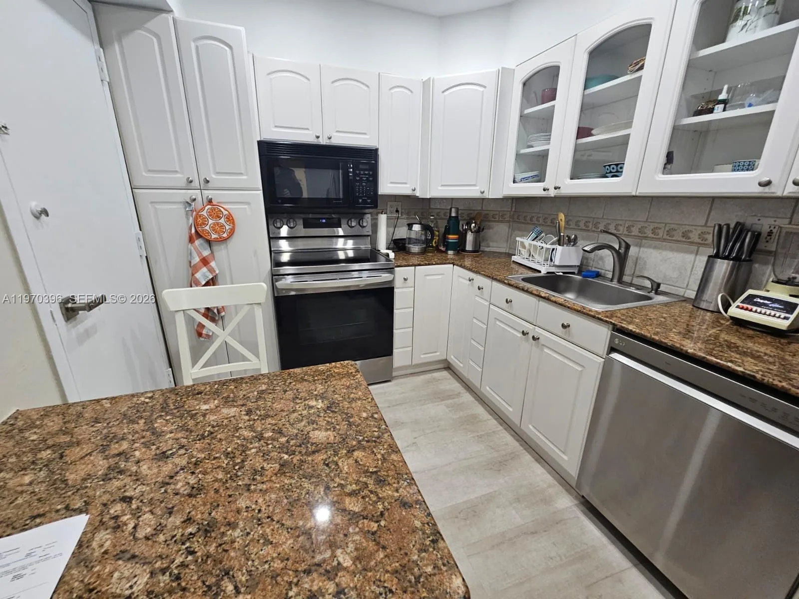 300 Bayview Dr # 2101, Sunny Isles Beach, FL 33160 photo 3