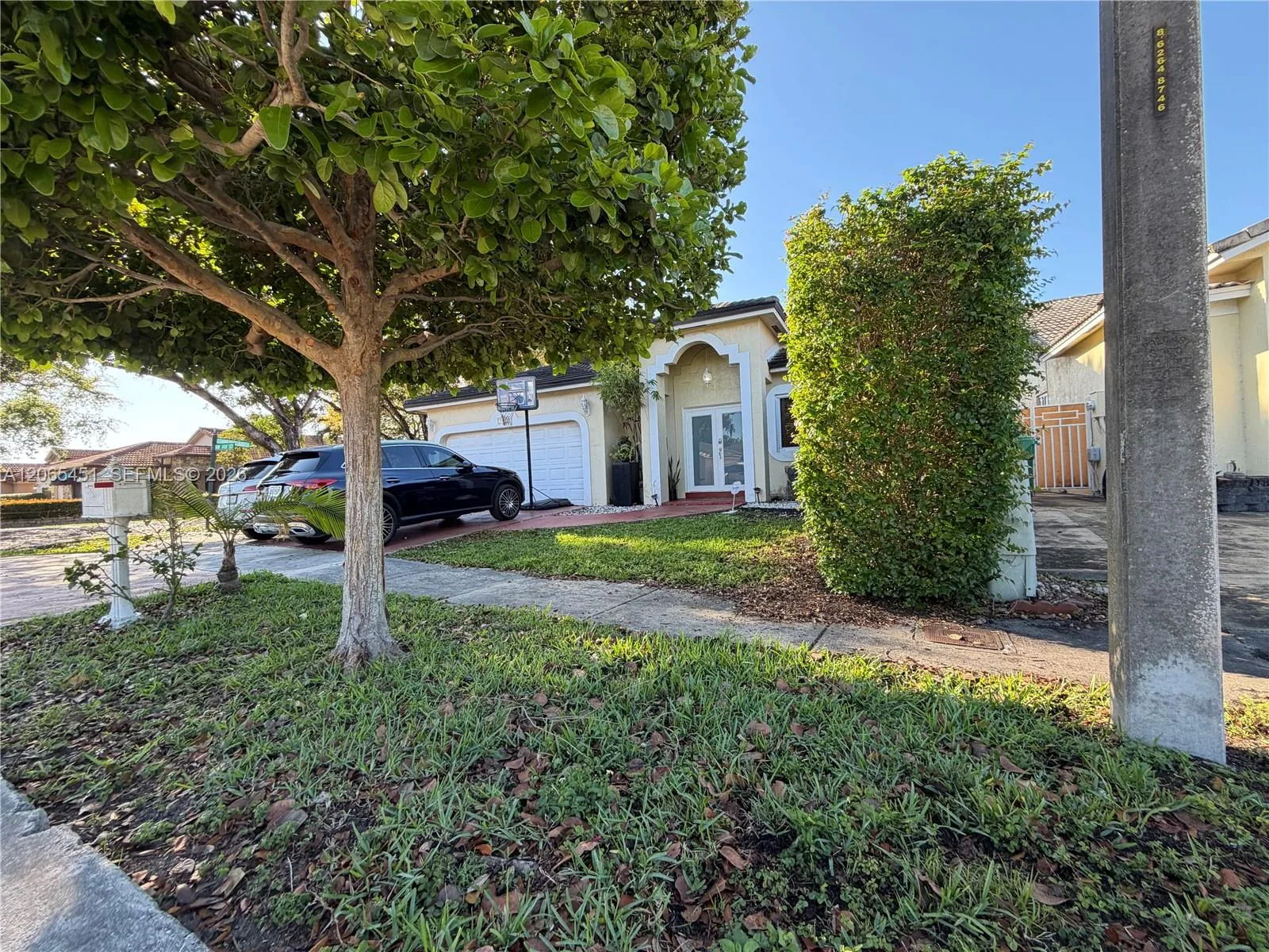 Listing photo 2
