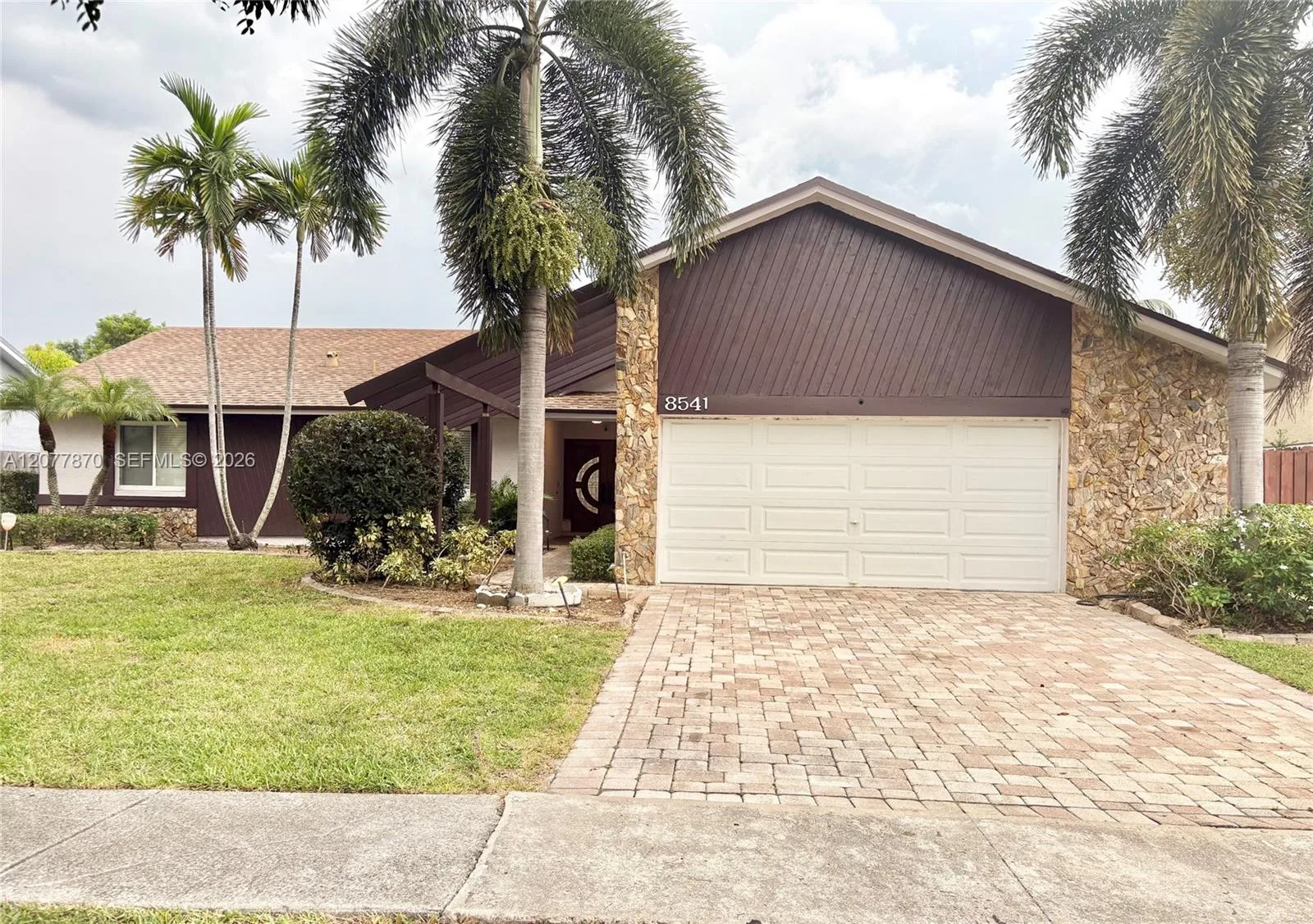 8541 NW 54th St, Lauderhill, FL 33351 — zdjęcie 2