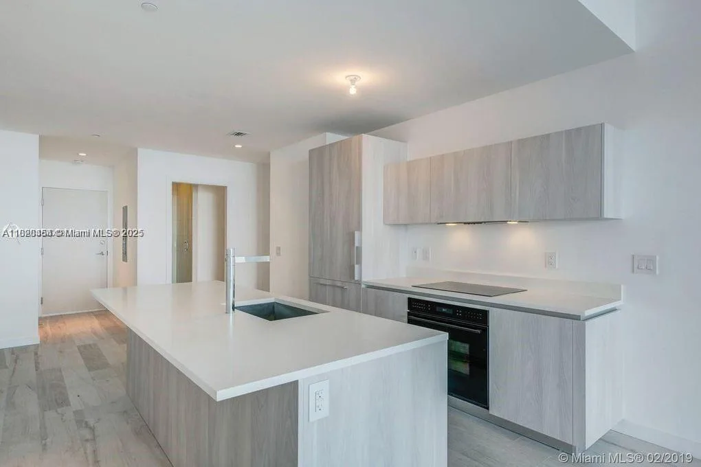 480 NE 31st St # 1002, Miami, FL 33137 photo 9