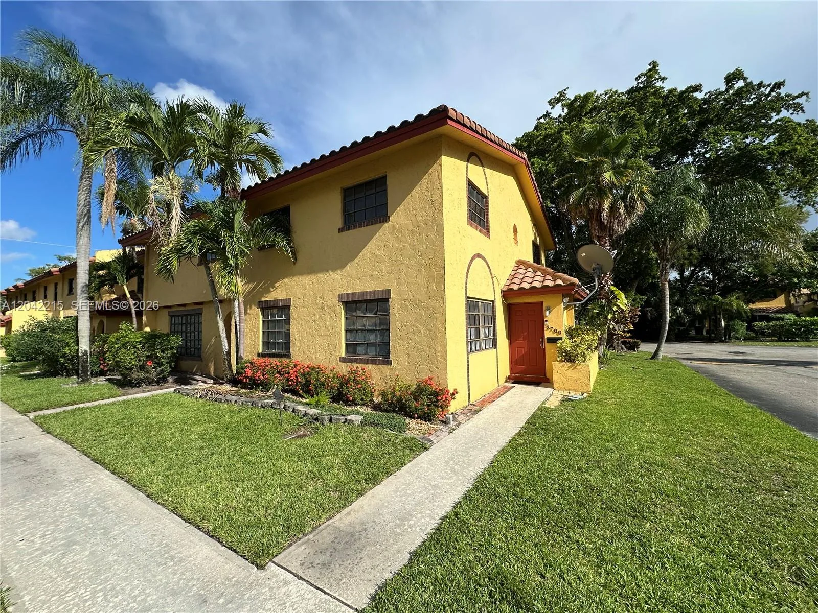 2700 NW 47th Ter # 1001, Lauderdale Lakes, FL 33313