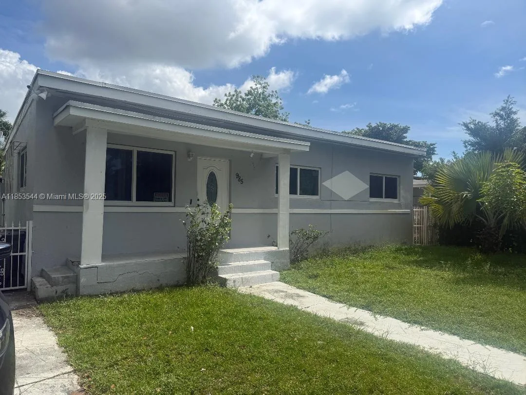 985 NE 146th St, North Miami, FL 33161 photo 2