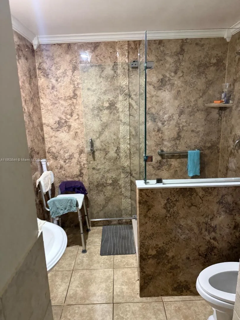 985 NE 146th St, North Miami, FL 33161 photo 5