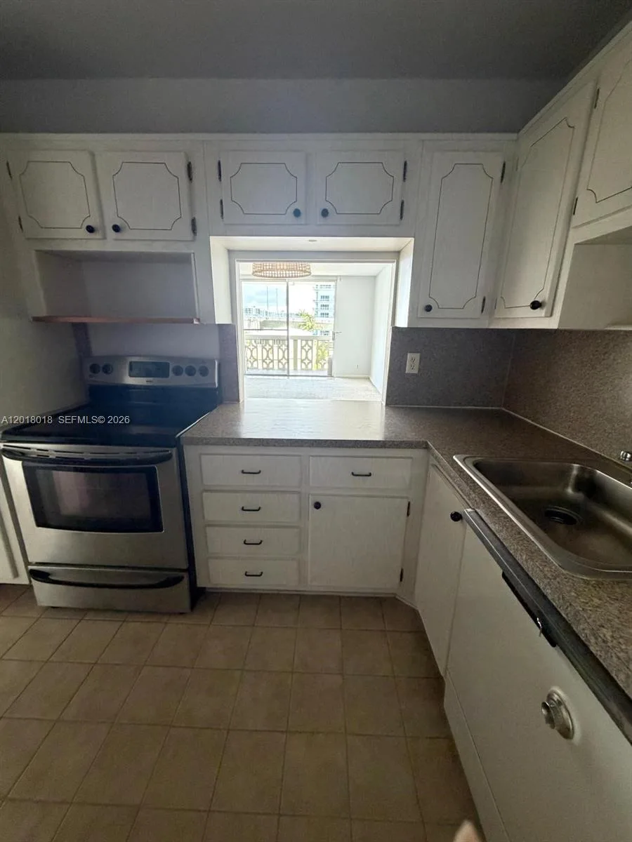1817 S Ocean Dr # 319, Hallandale Beach, FL 33009 photo 10