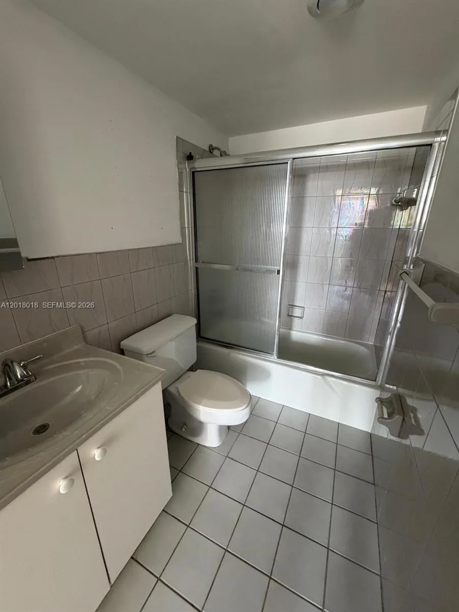 1817 S Ocean Dr # 319, Hallandale Beach, FL 33009 photo 3