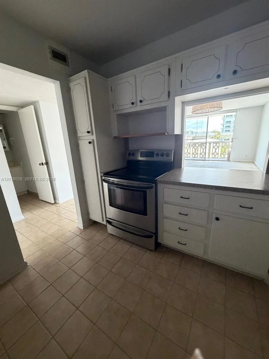 1817 S Ocean Dr # 319, Hallandale Beach, FL 33009 photo 9