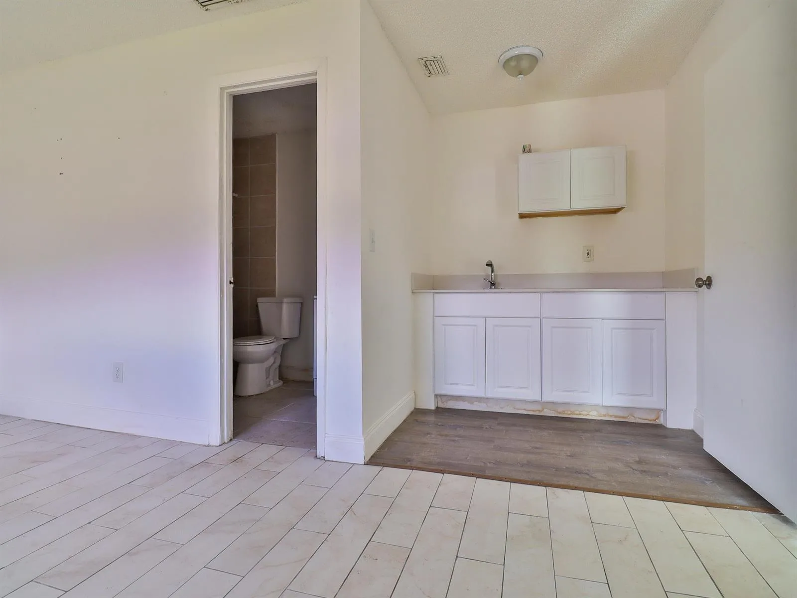 3024 W Dixie Boulevard, Fort Pierce, FL 34946 photo 13