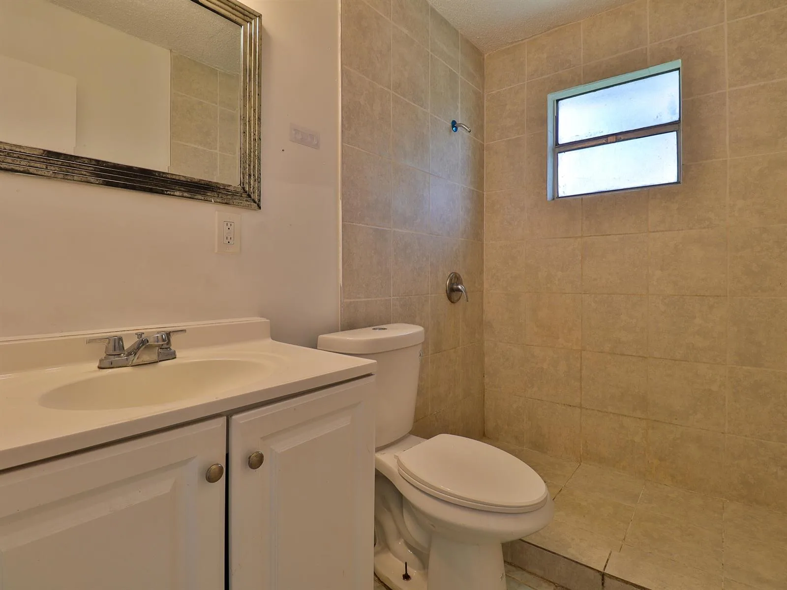 3024 W Dixie Boulevard, Fort Pierce, FL 34946 photo 3