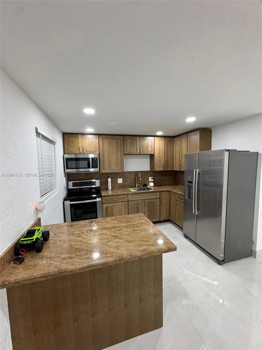 664 Colson Dr, Key Largo, FL 33037 photo 4