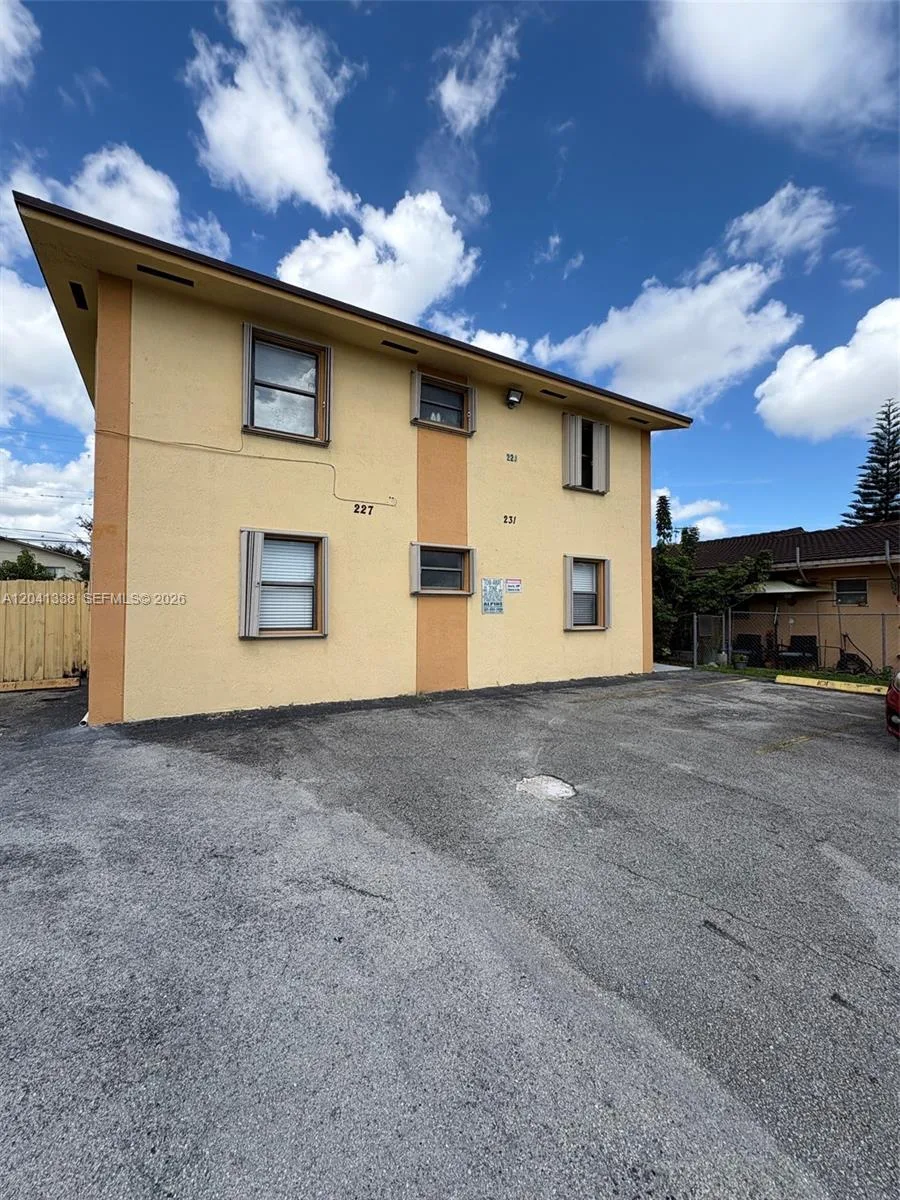 231 E 7th St # 202, Hialeah, FL 33010