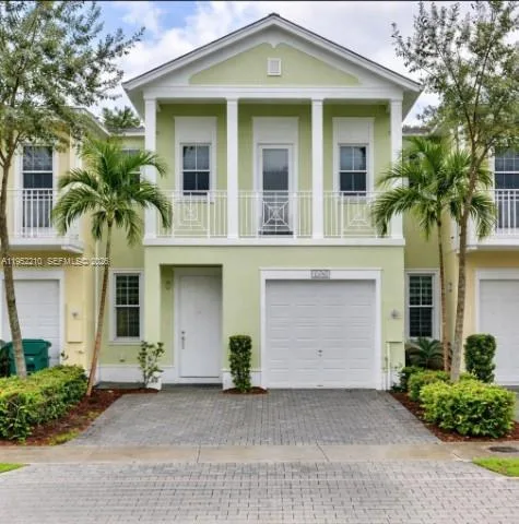 10780 NW 74th Ln, Doral, FL 33178