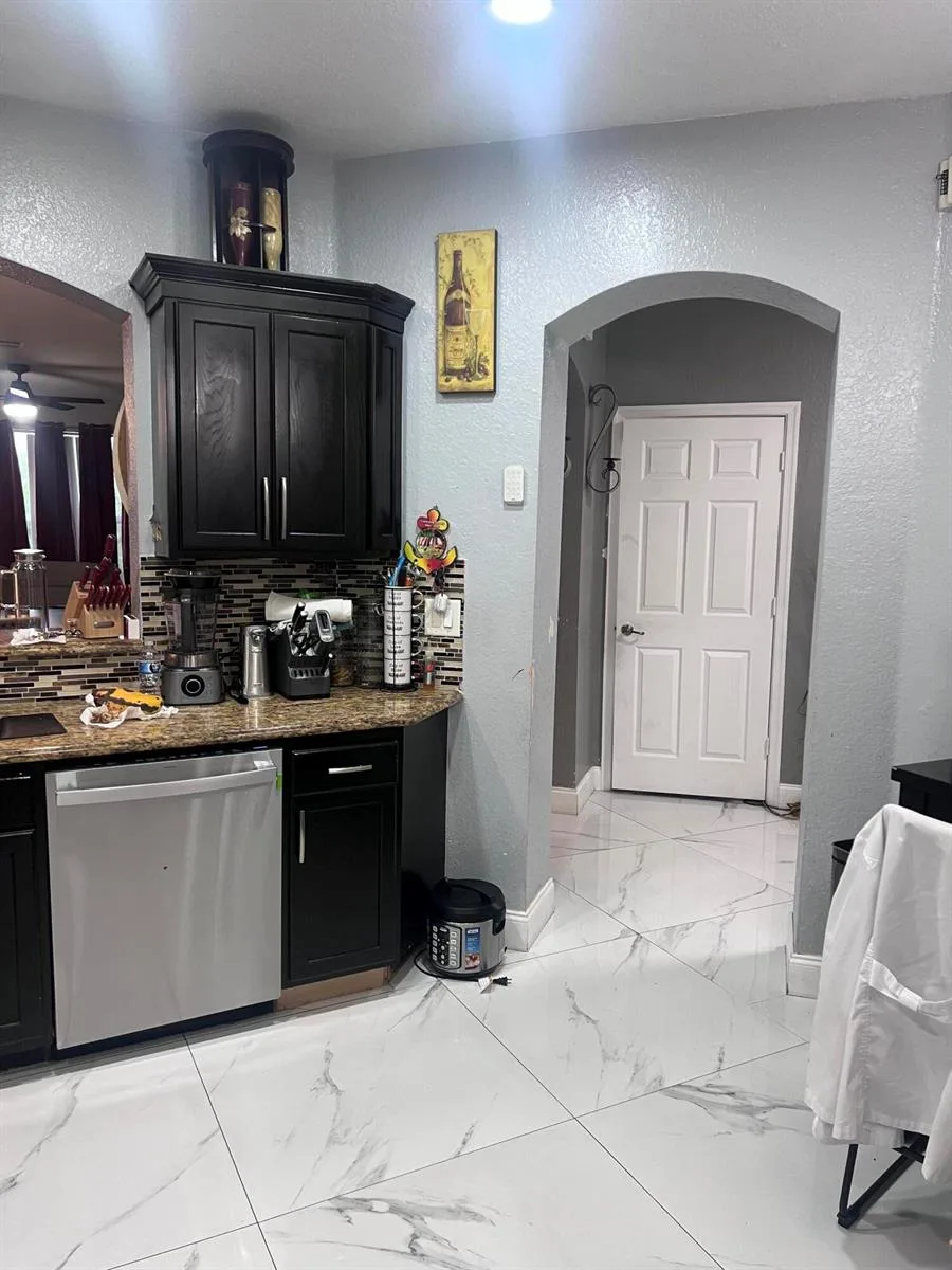 2336 Center Stone Lane, Riviera Beach, FL 33404 photo 8
