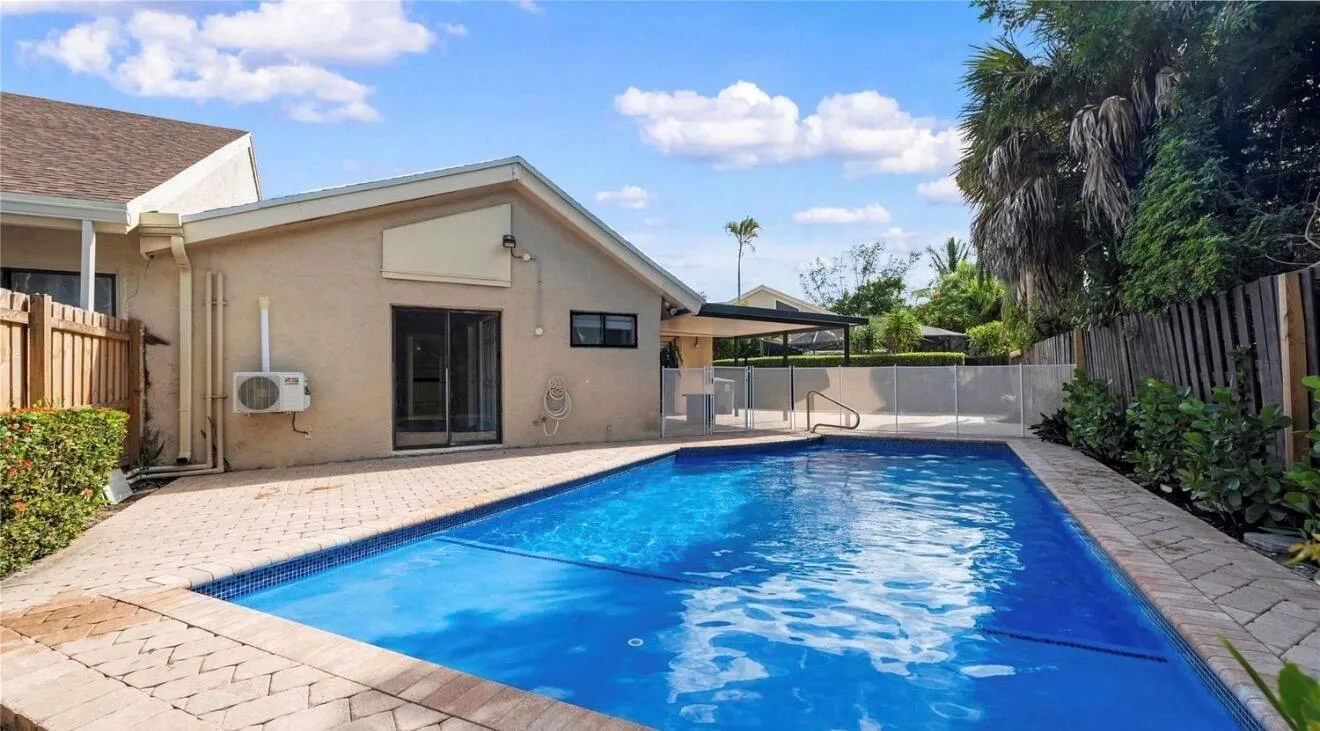 7659 Sierra Terrace W, Boca Raton, FL 33433