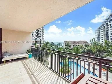 540 Brickell Key Dr # 603, Miami, FL 33131 photo 2