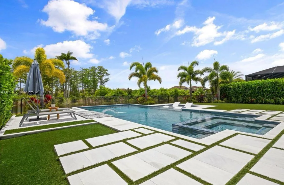 141 Cinder Dunes Pt, Jupiter, FL 33478 photo 2