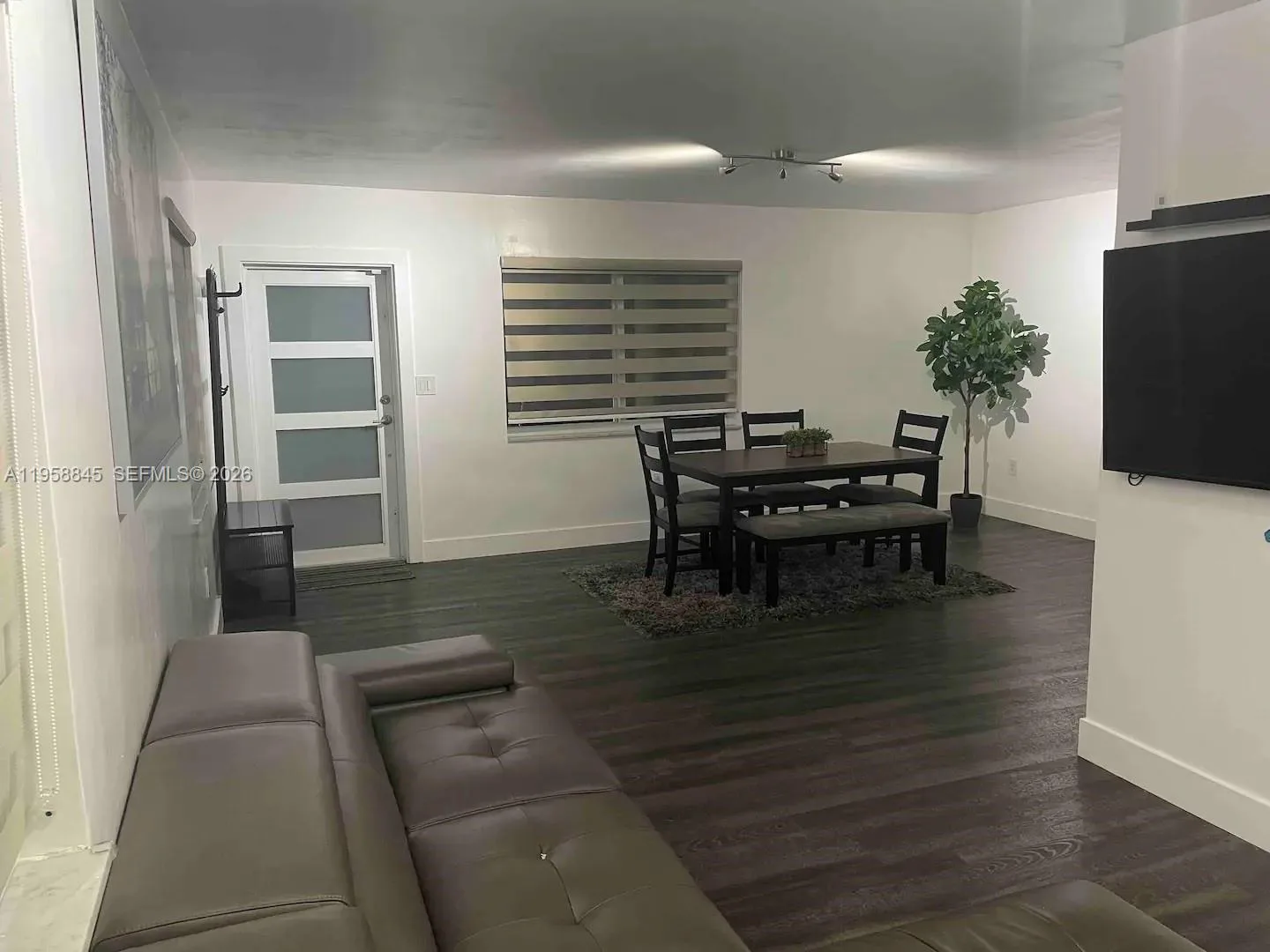 3008 NW 13th St, Miami, FL 33125 photo 2