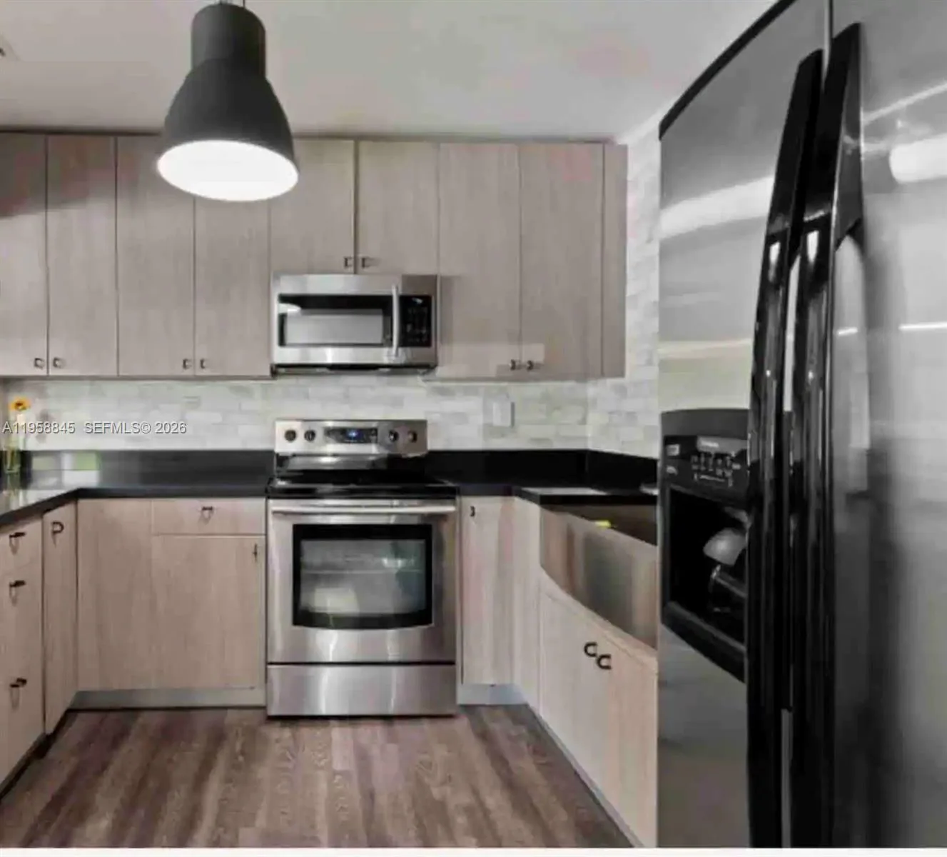 3008 NW 13th St, Miami, FL 33125 photo 4