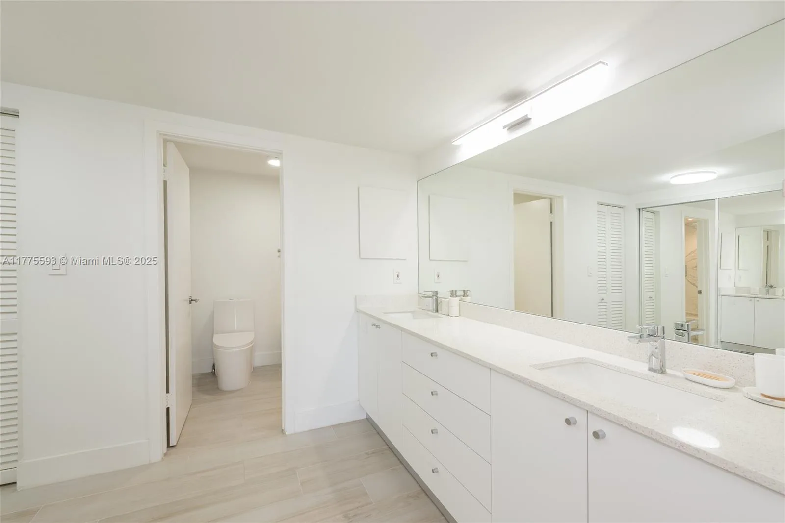 155 Ocean Lane Dr # 404, Key Biscayne, FL 33149 photo 13