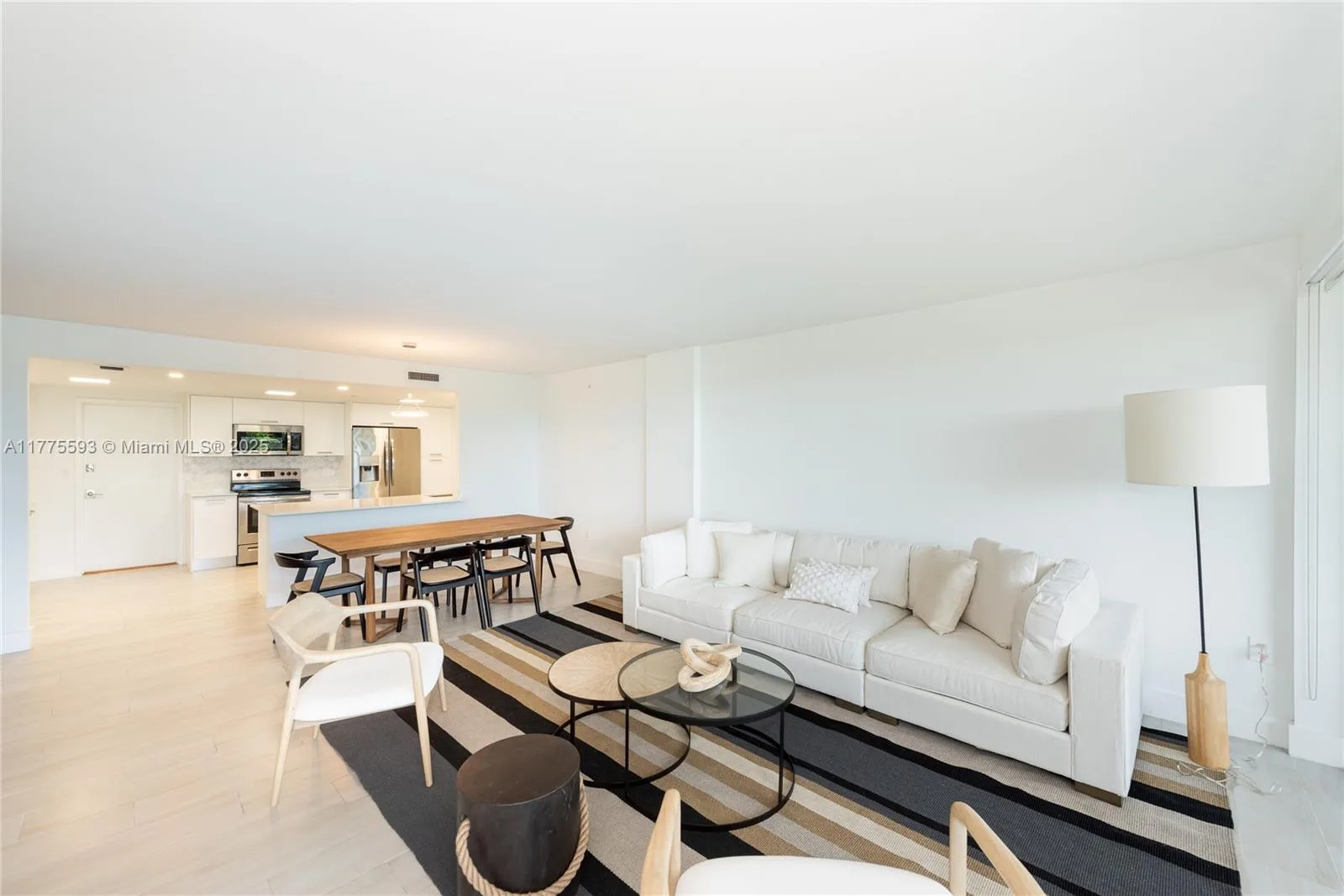 155 Ocean Lane Dr # 404, Key Biscayne, FL 33149 photo 3