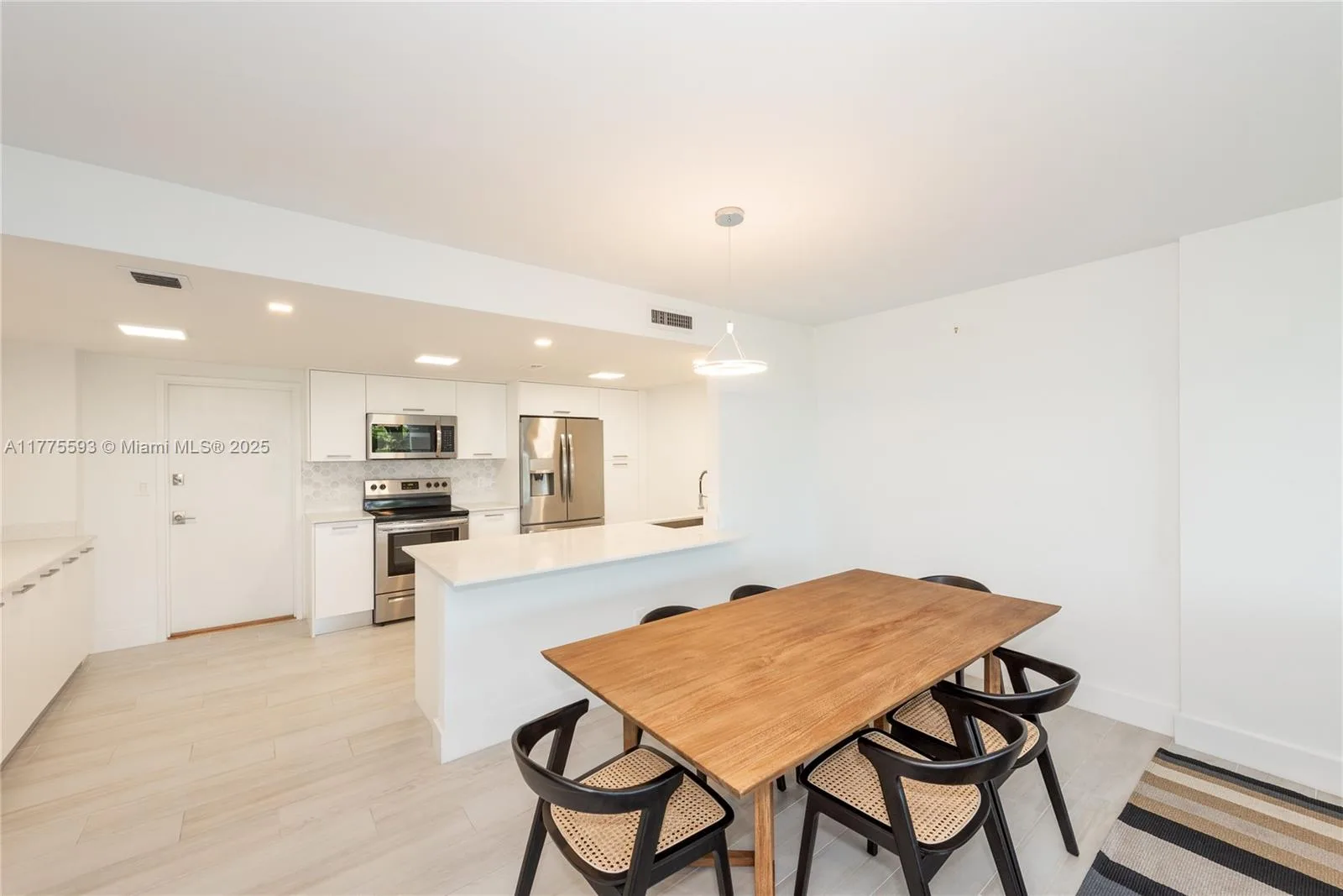 155 Ocean Lane Dr # 404, Key Biscayne, FL 33149 photo 6