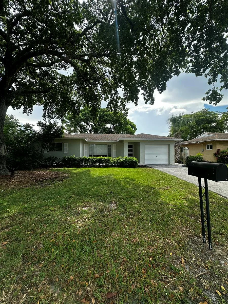 8211 NW 91st Avenue, Tamarac, FL 33321