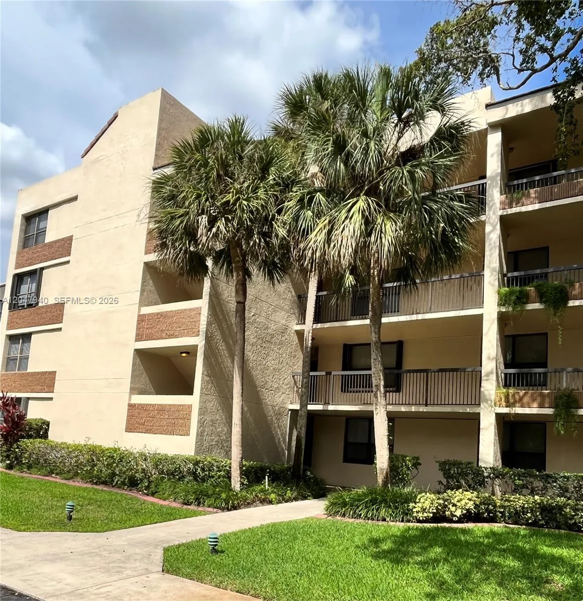 100 NW 76th Ave # 102-2, Plantation, FL 33324