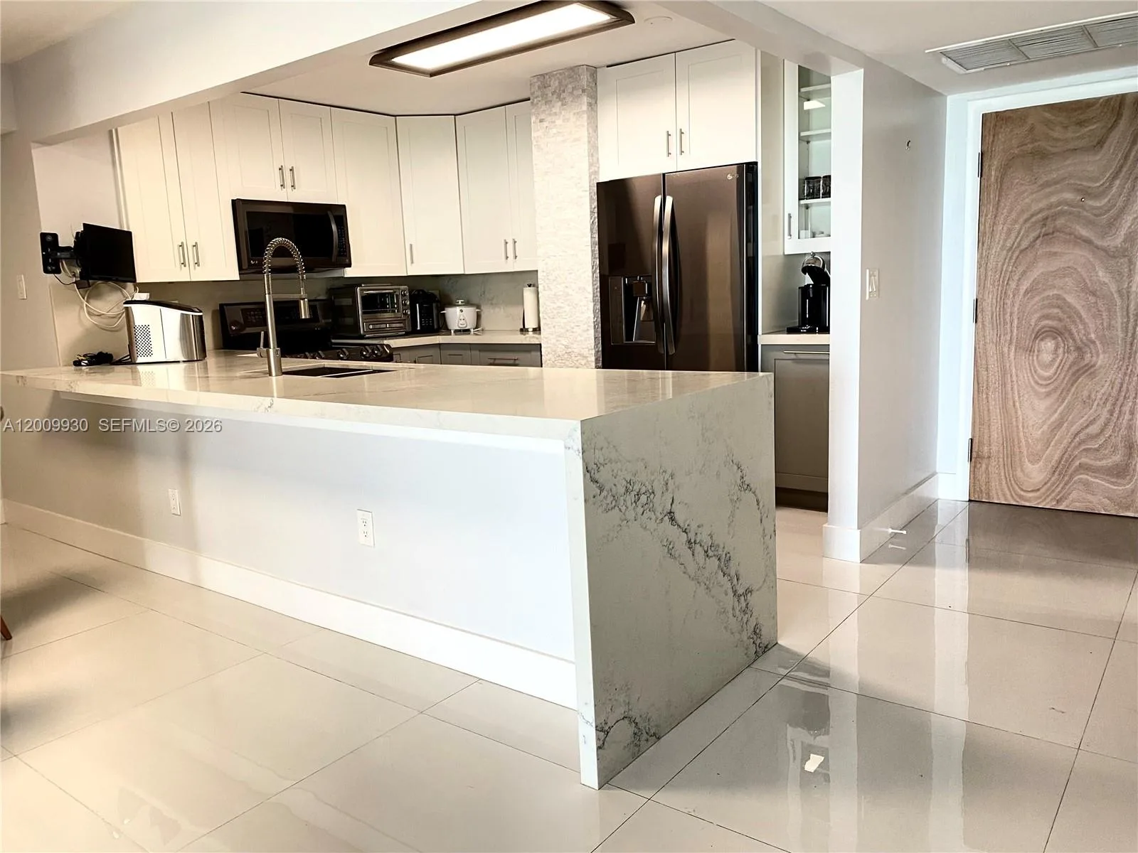 6450 Collins Ave # 1004, Miami Beach, FL 33141 photo 3
