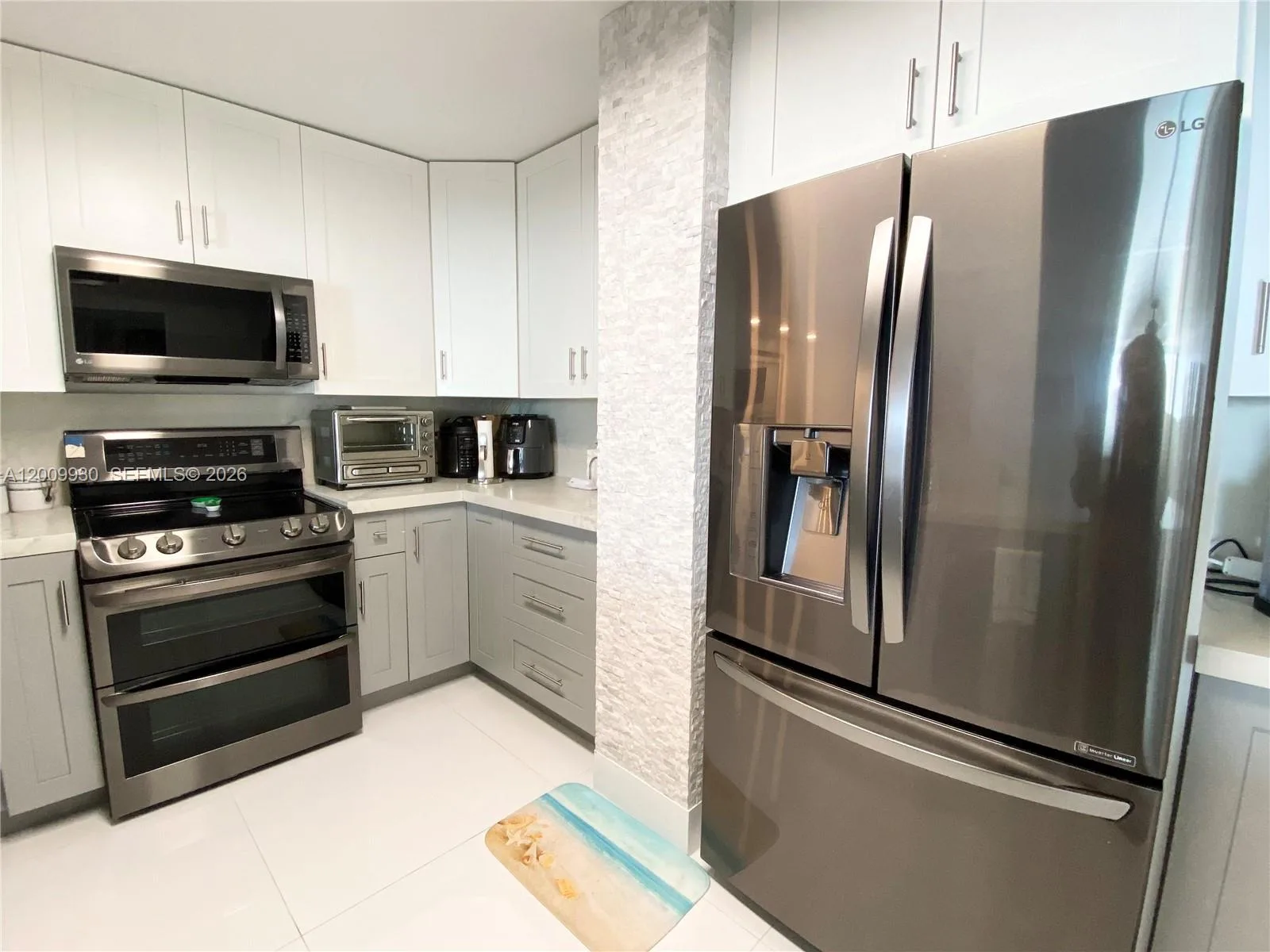 6450 Collins Ave # 1004, Miami Beach, FL 33141 photo 4
