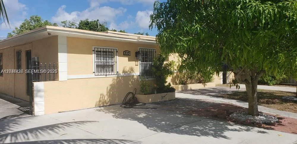 1079 NW 112th Ter, Miami, FL 33168 photo 3