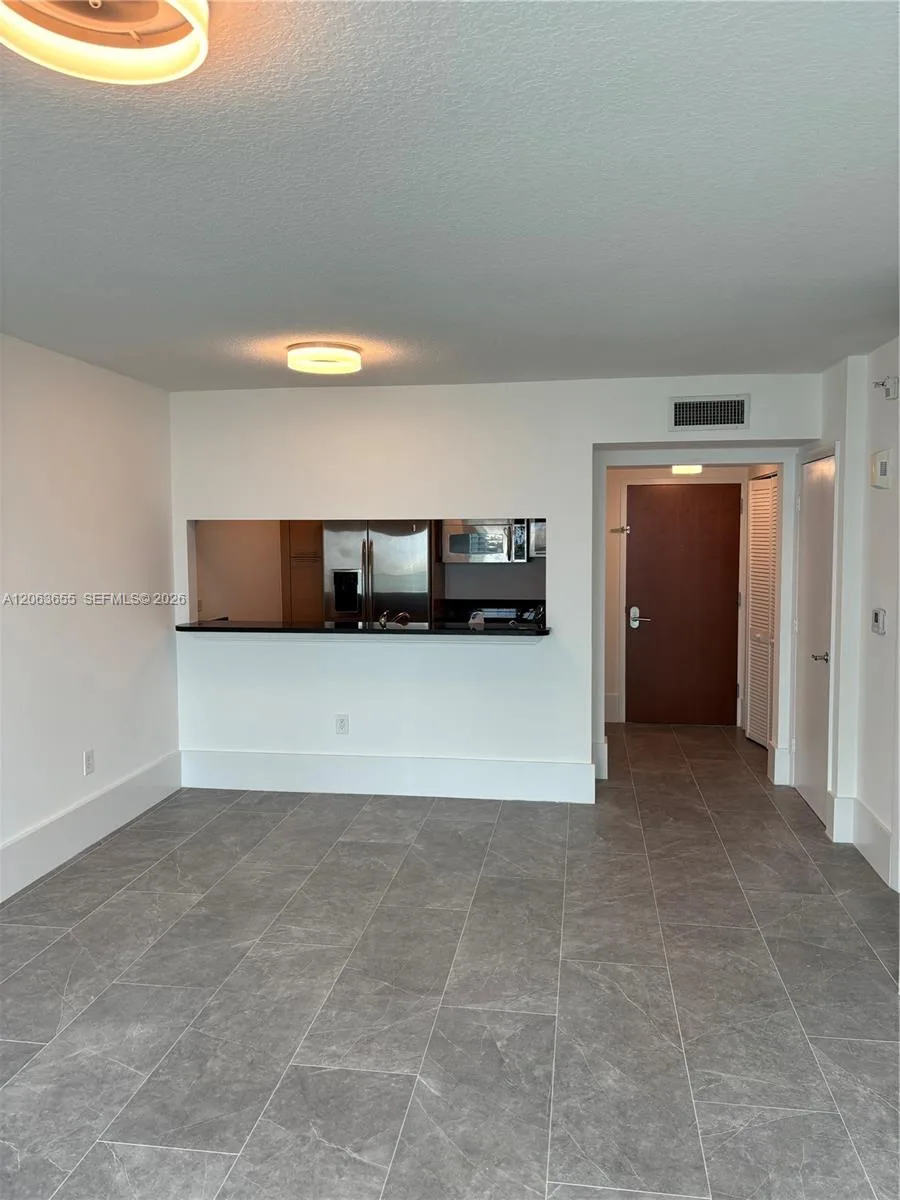 31 SE 5th St # 2103, Miami, FL 33131 photo 7