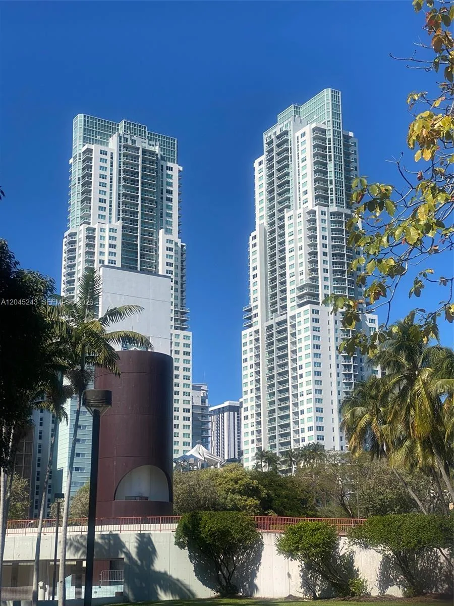 253 NE 2nd St # 218, Miami, FL 33132